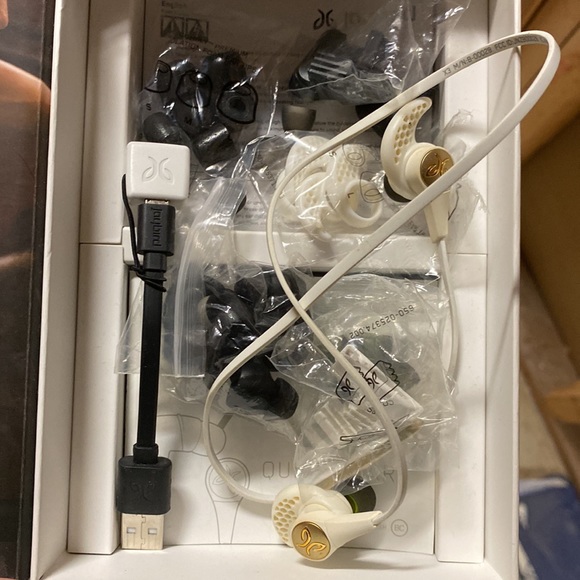 Jay bird Bluetooth headphones - Picture 2 of 2